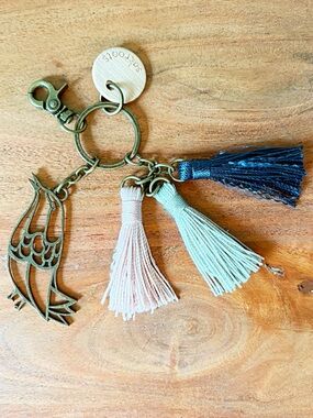 ♥️💖 Sak Roots Bag Charm Key Chain Metal Bird & Three Tassels & Wood Disc